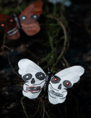 Papillon tête de mort 13 x 10 cm