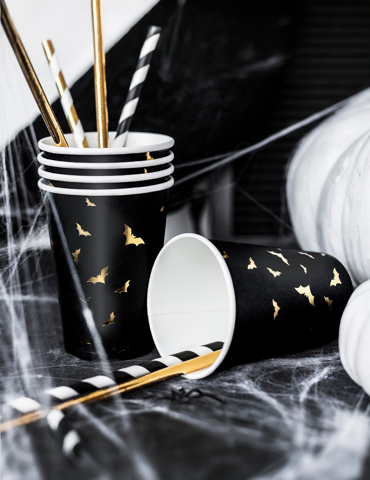 6 gobelets en carton chauve-souris noirs et dorés 220 ml pour Halloween