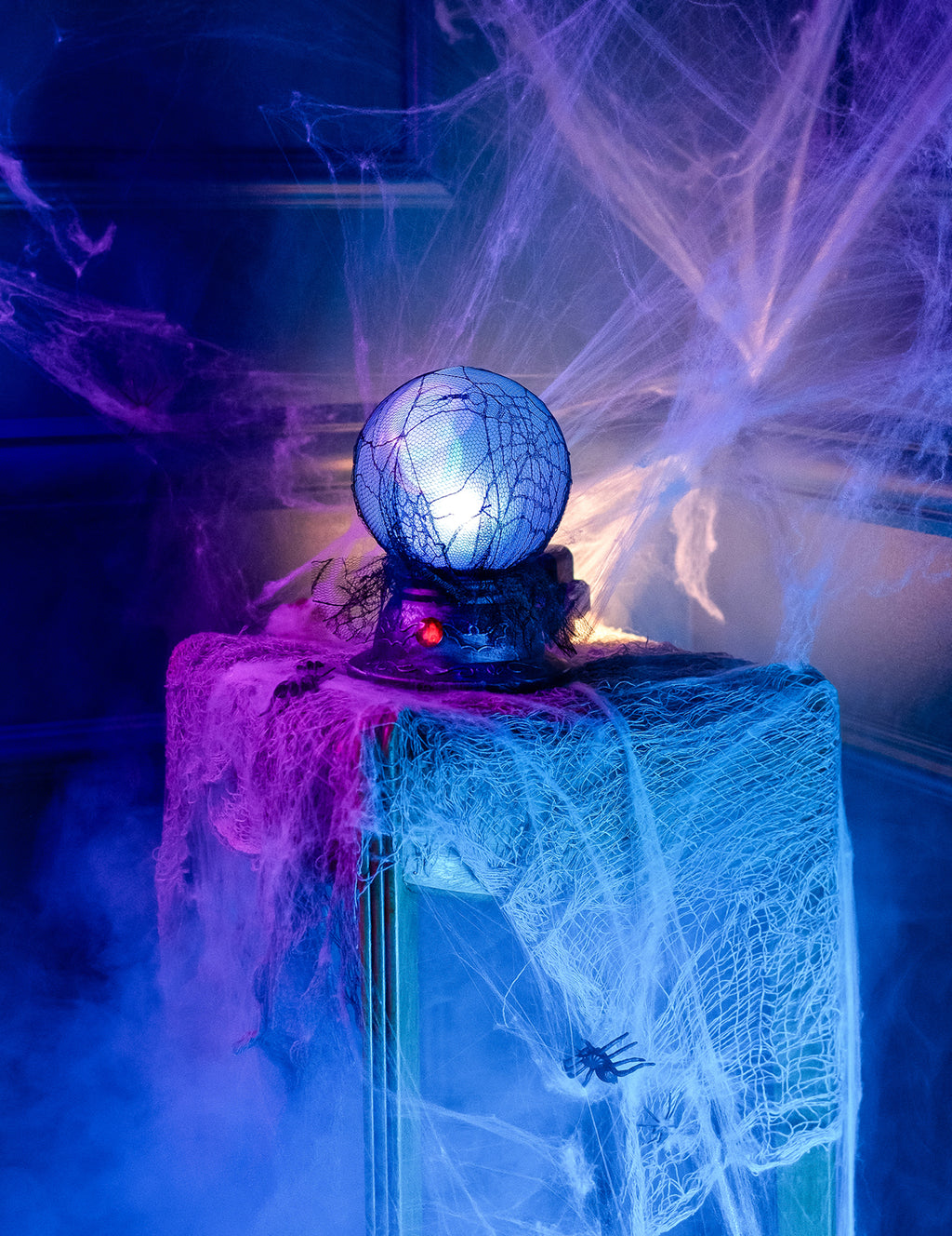 Le cabinet de la sorcière — boule de cristal lumineuse et sonore, 19 × 13 cm