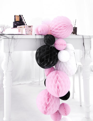 Boule en papier alvéolé noir 20 cm
