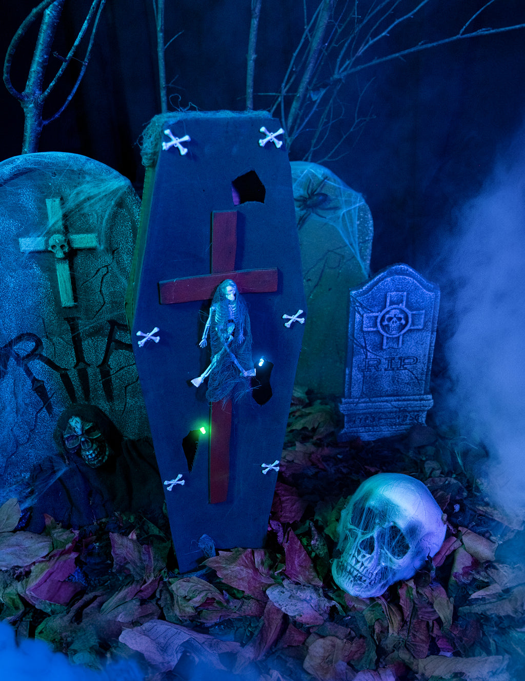 Cercueil avec croix 71 cm Halloween