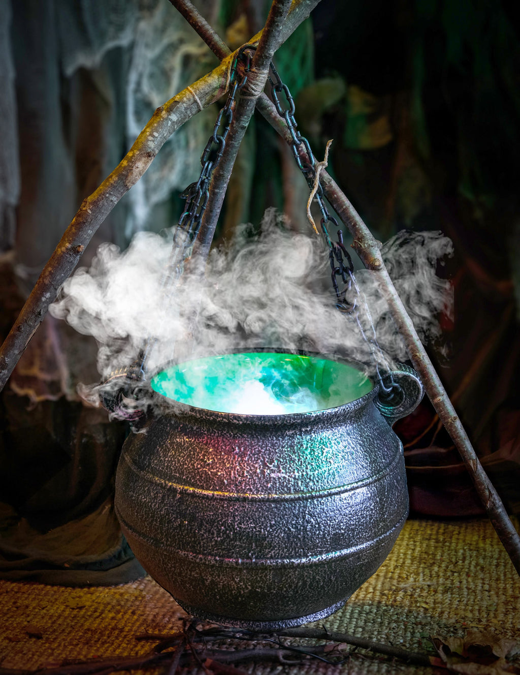 Chaudron de sorcière lumineux avec fumée 45cm