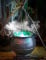 Chaudron de sorcière lumineux avec fumée 45cm