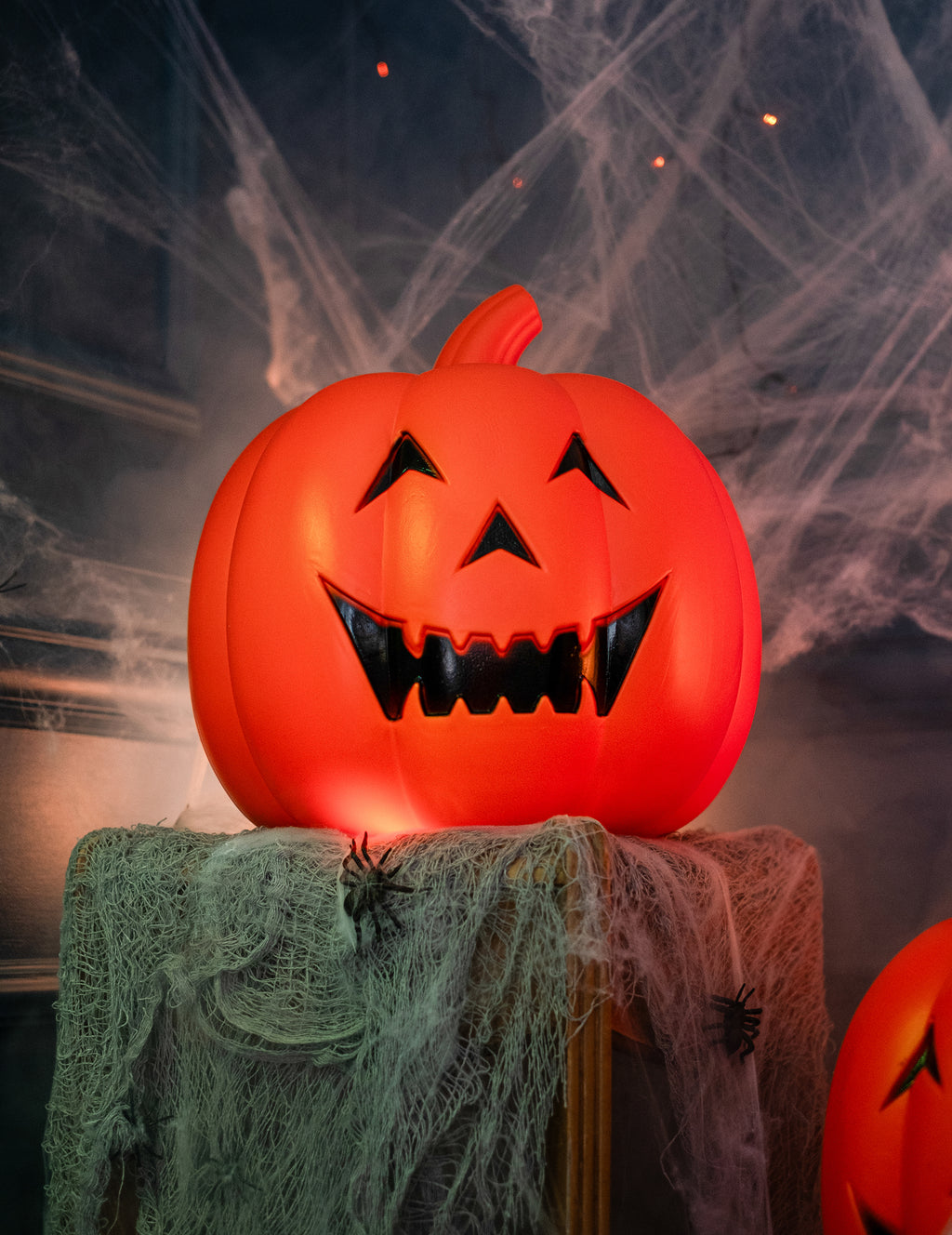 Les citrouilles lumineuses — citrouille lumineuse en plastique, 32 cm