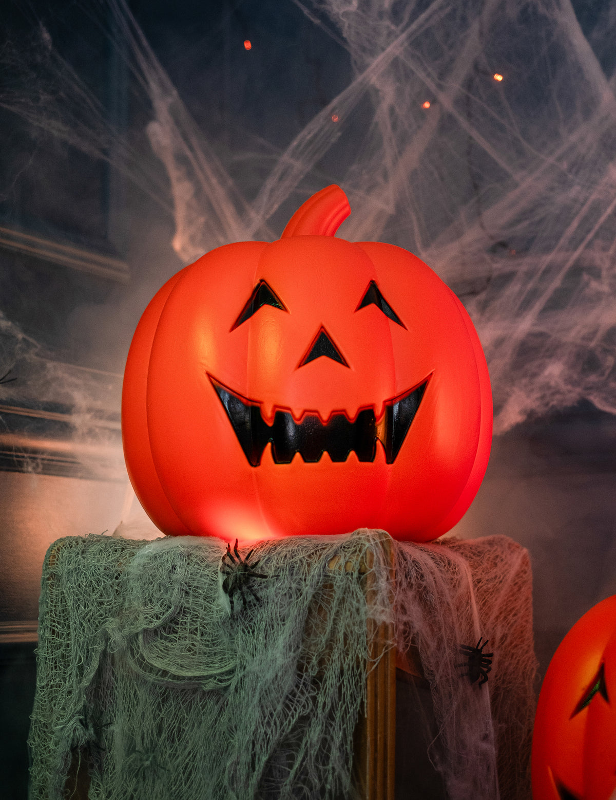 Les citrouilles lumineuses — citrouille lumineuse en plastique, 32 cm