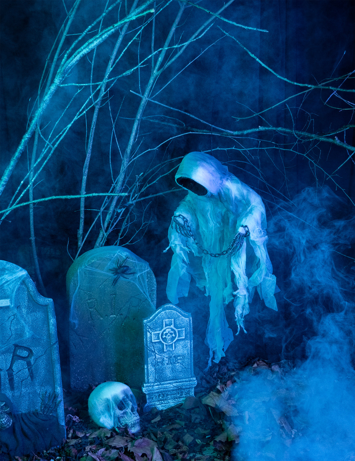 Décoration à suspendre squelette enchaîné lumineux Halloween 100 cm