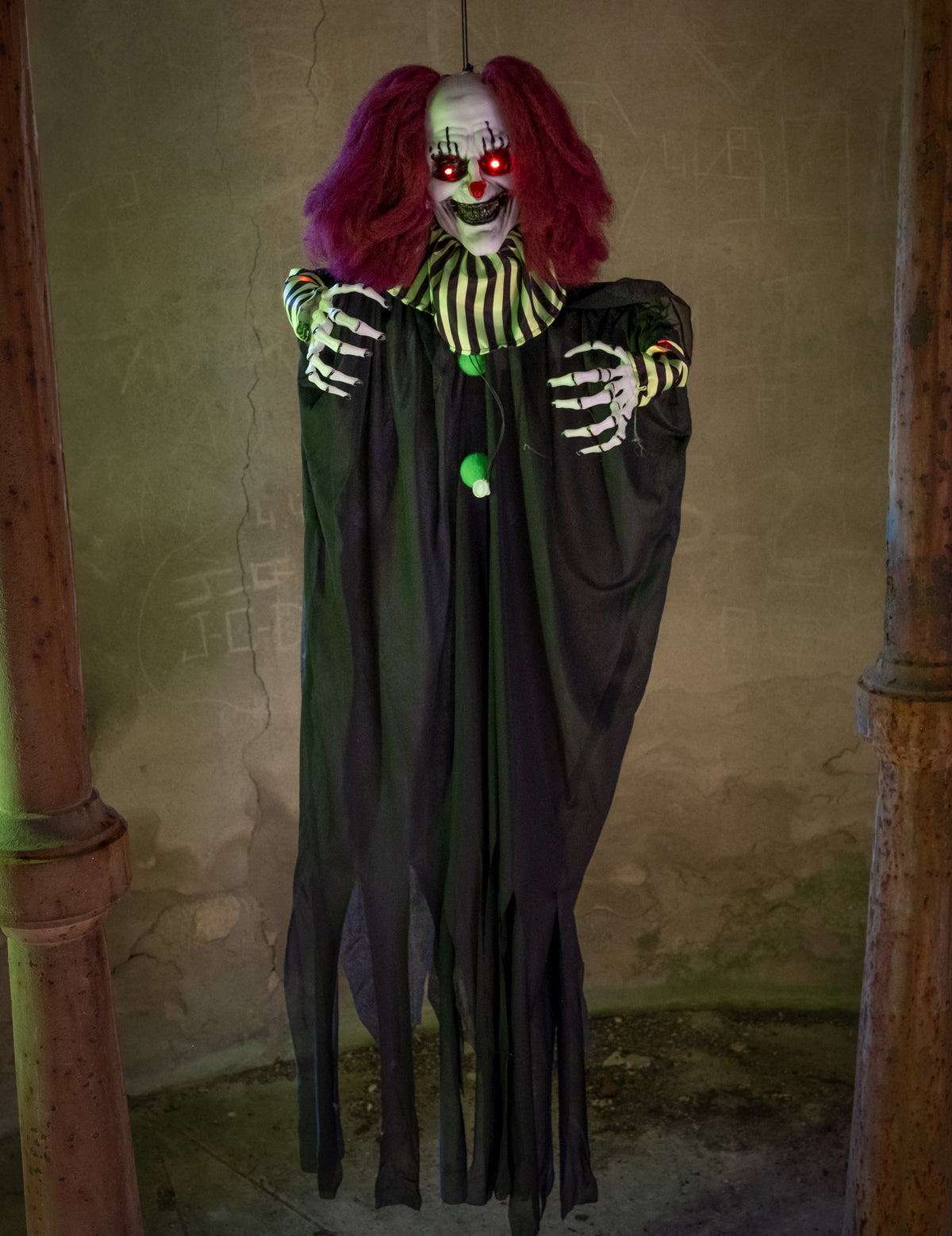 Décoration animée Clown Terrifiant suspendu 130 cm