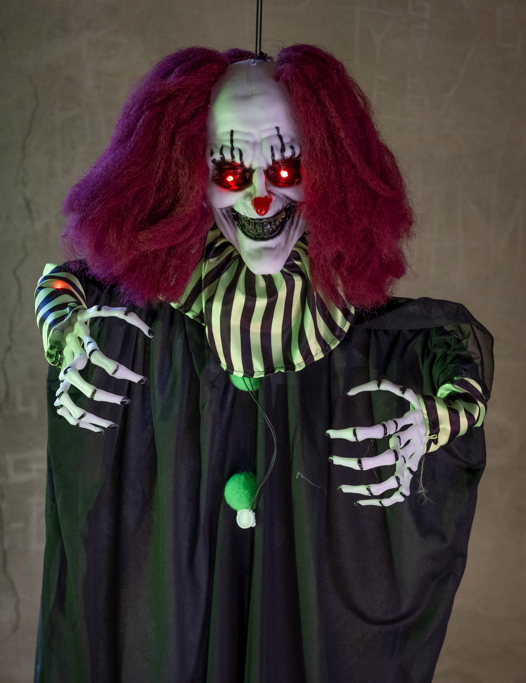 Décoration animée Clown Terrifiant suspendu 130 cm