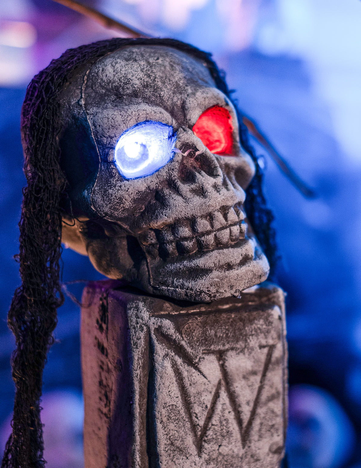Décoration lumineuse devanture tombeau Halloween 72 cm