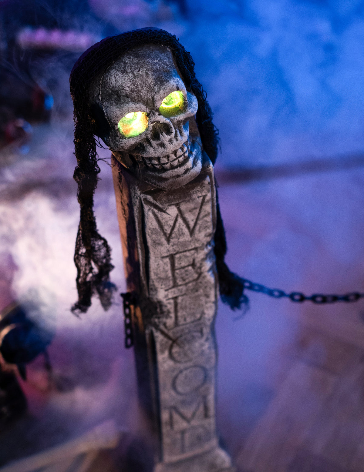 Décoration lumineuse devanture tombeau Halloween 72 cm