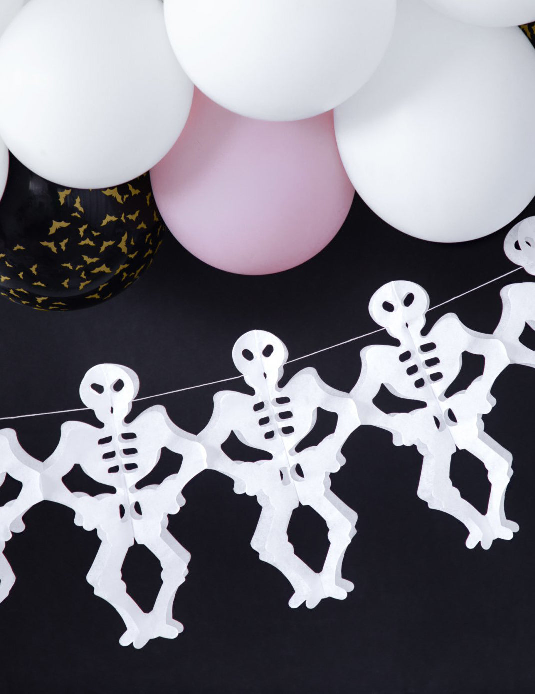 Guirlande en papier squelette blanche 3 m pour Halloween