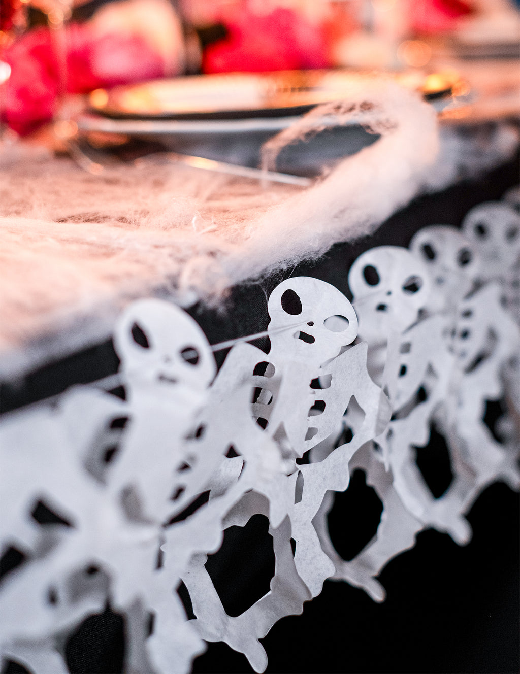 Guirlande en papier squelette blanche 3 m pour Halloween