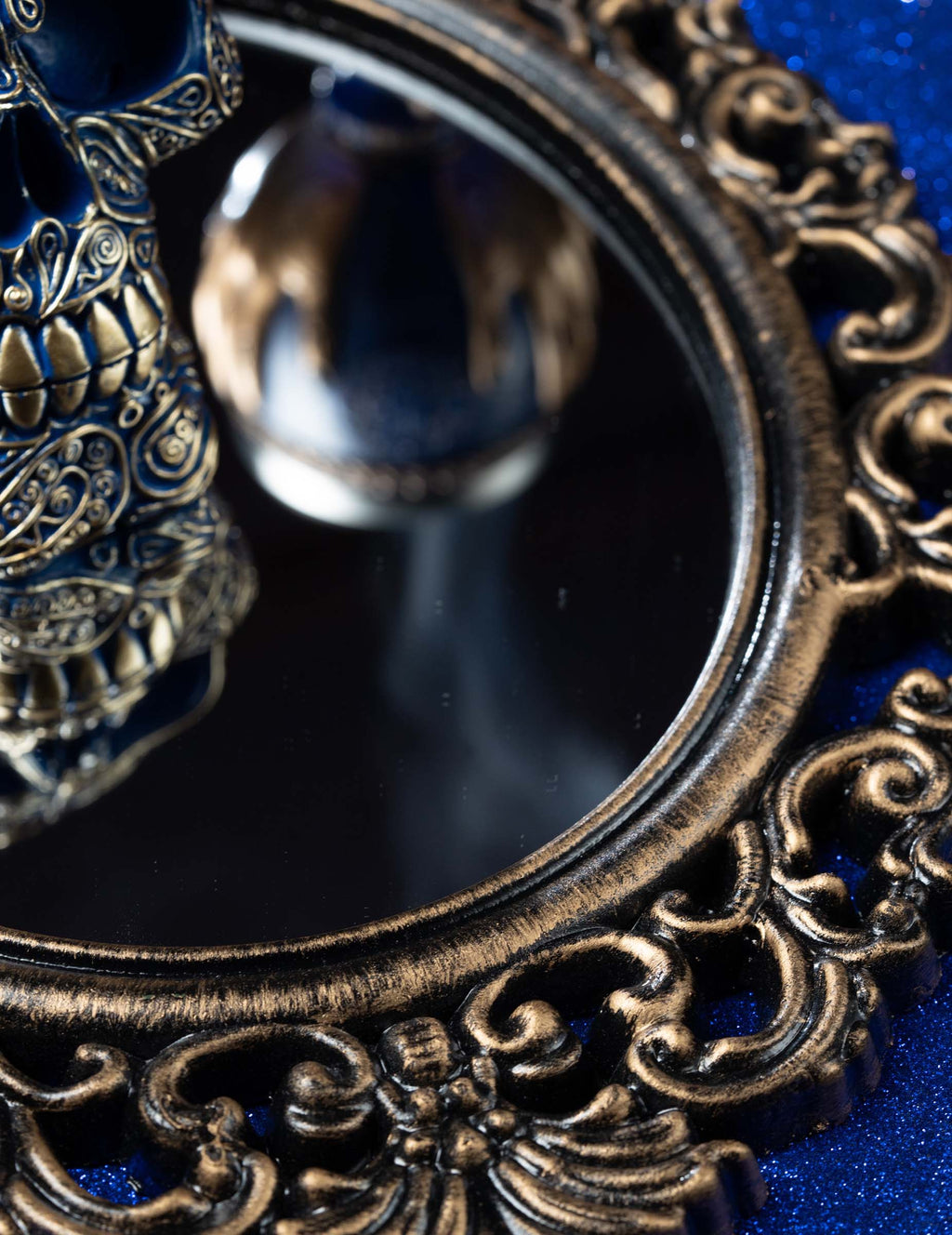 Le manoir gothique — miroir noir et bronze, 40 cm